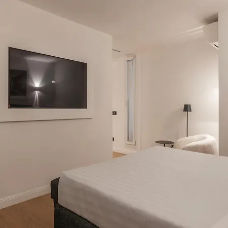 Borghese Luxury Apartment Rome