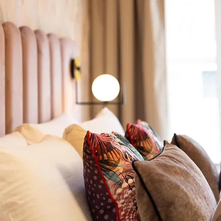 Mavi Luxury * Roma