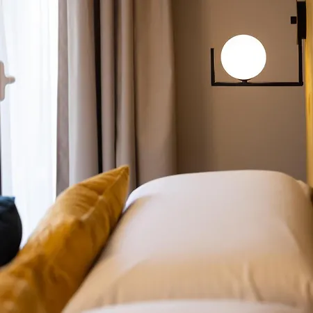 Mavi Luxury Roma