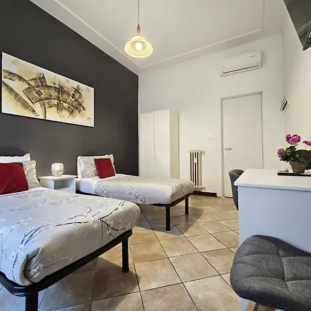Hosting Flats Rome