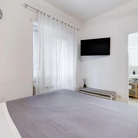 Apartament 96 Degli Ubaldi *