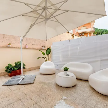 96 Degli Ubaldi Charming Apartment *