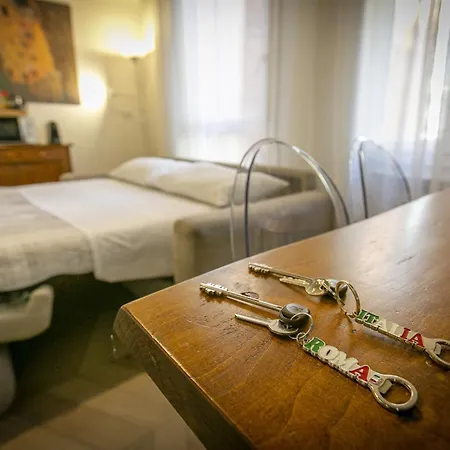 Apartment Trevi Little Palace #3 *