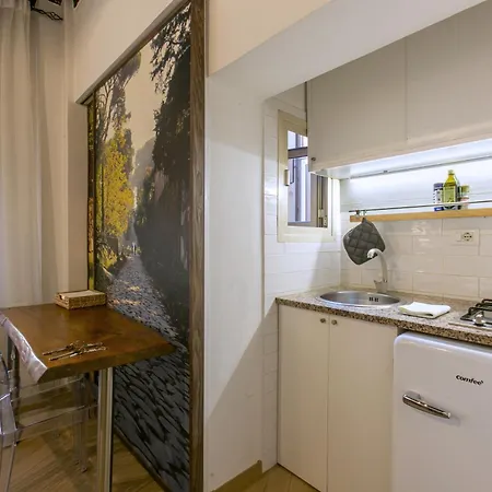 Trevi Little Palace #3 Apartment *
