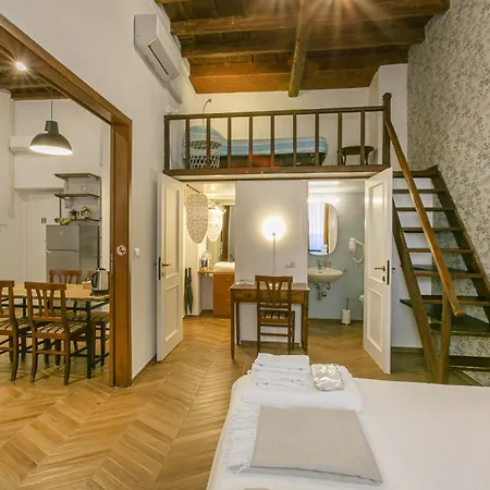 Apartament Trevi Little Palace #2 *