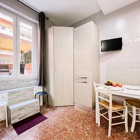 Moderno E Luminoso Monolocale Con Terrazza Privata * Rome
