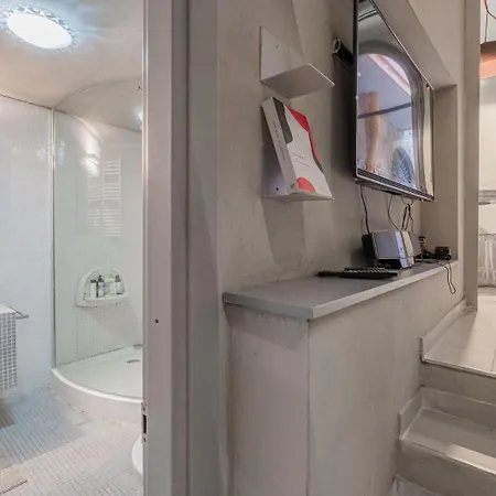 Spagna Square 200mt - Loft 4px - Center - Private Access - Piazza Del Popolo Apartment *