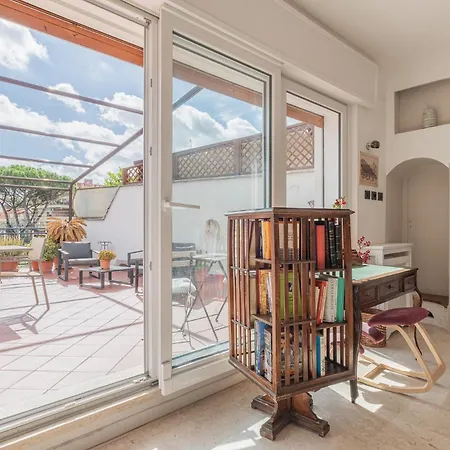 La Terrazza Loft Near San Pietro