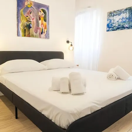 Apartment Elegantis Santa Croce Rome