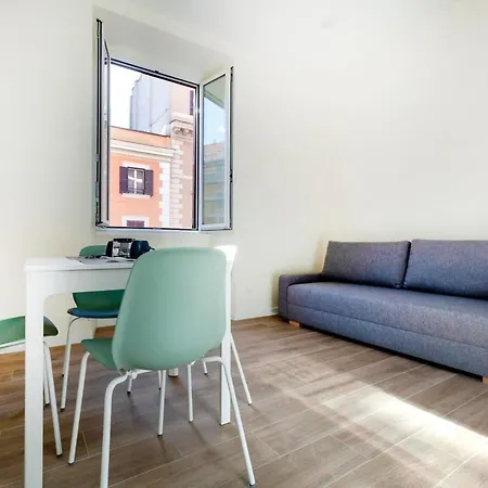 Trendy At Vatican Apartment