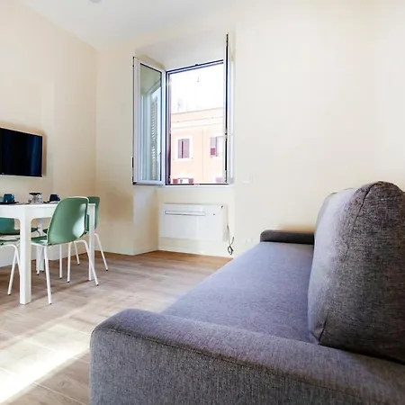 Trendy At Vatican Apartment