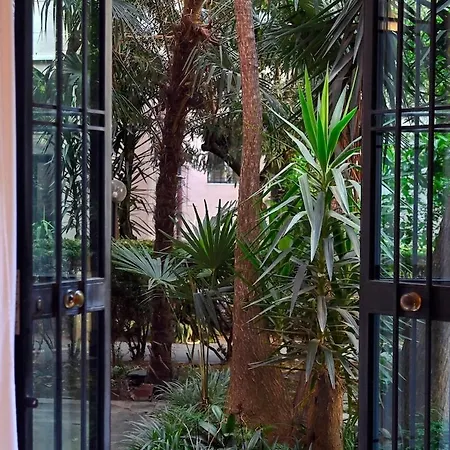 Romantic Silent Garden * Rome