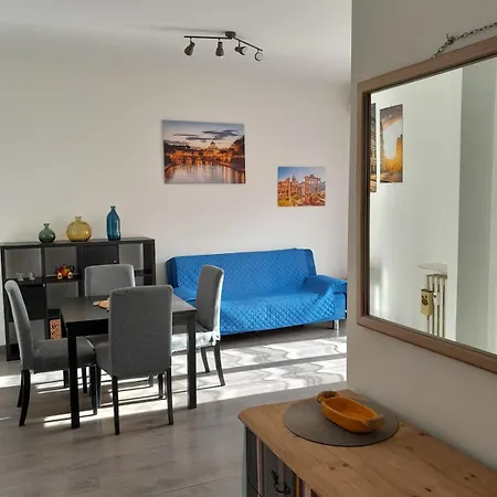 Cardinal House Apartment *