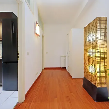 Modern Cozy Flat Trendy Area Holiday home *