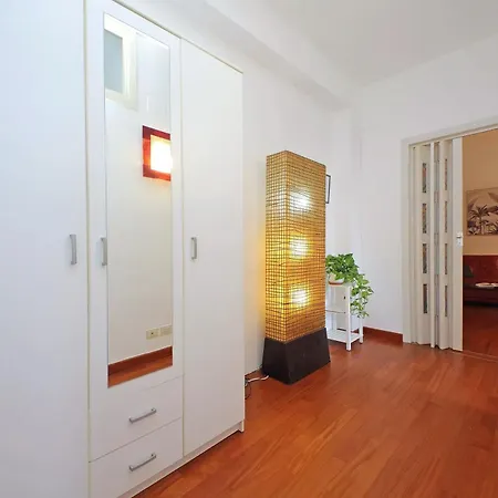 Modern Cozy Flat Trendy Area Holiday home *