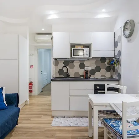 Cozy In Trastevere With Patio - Ac Apartment Rome