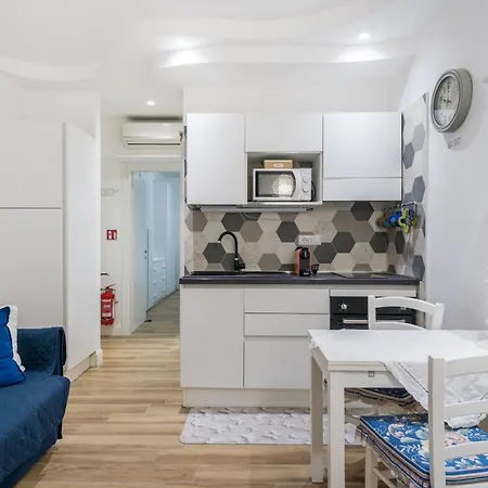 Cozy In Trastevere With Patio - Ac Rome