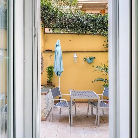 Cozy In Trastevere With Patio - Ac * Rome