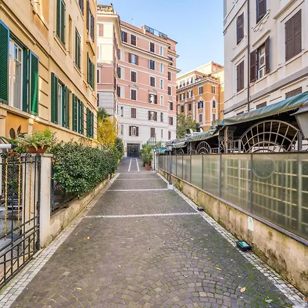 Cozy In Trastevere With Patio - Ac Apartment Rome