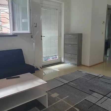 Frank 48 Apartment *