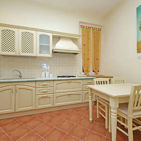 Apartment Capocci By Halldis Rome