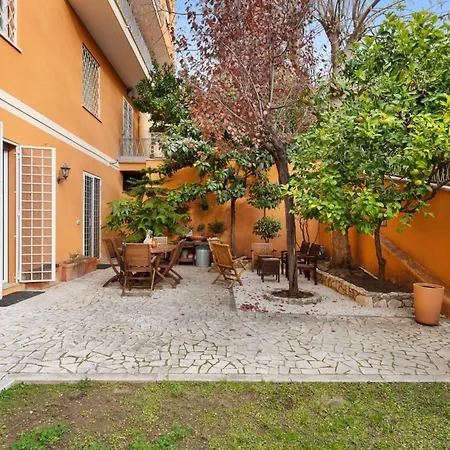 Beautiful Charming Garden Near St Peter *