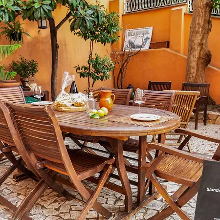Beautiful Charming Garden Near St Peter Apartment *