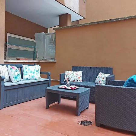 Apartment New With Terrace - 150m Metro A Rome