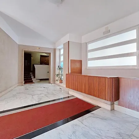 Apartment New With Terrace - 150m Metro A
