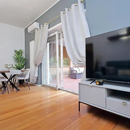 Apartment New With Terrace - 150m Metro A *