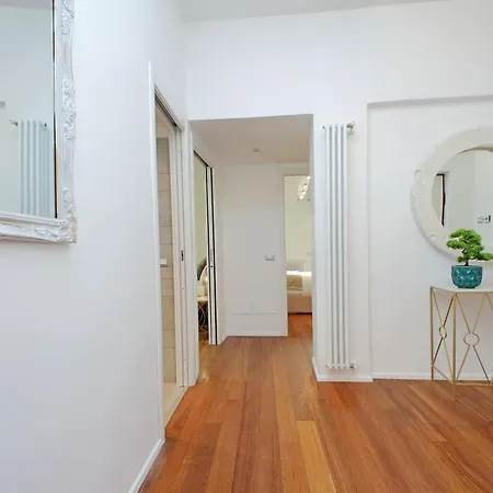 New With Terrace - 150m Metro A Apartment *
