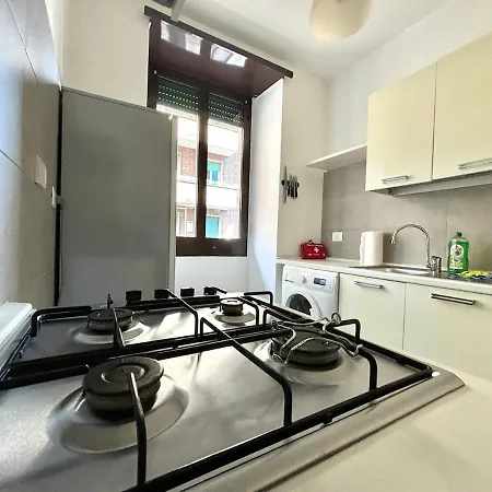 Colosseum Metro A & Romacentro #2 Apartment *