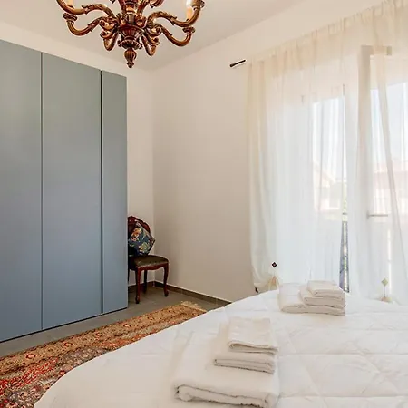 Apartment Scini By Rentbeat