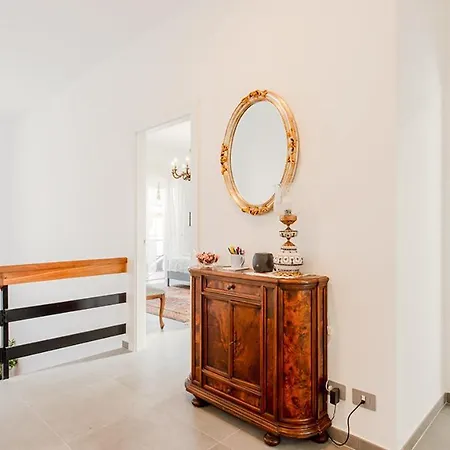 Apartment Scini By Rentbeat