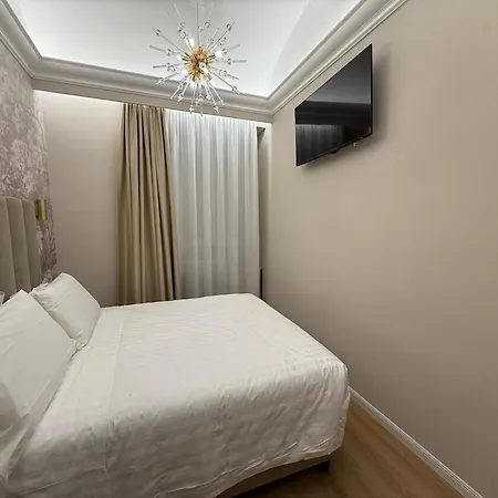 Lumi Hotel Roma
