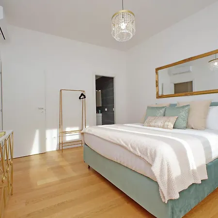 Apartment Graceful Near St Peter Metro 100 Mt Rome