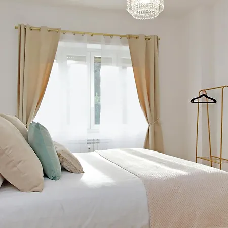 Apartment Graceful Near St Peter Metro 100 Mt *