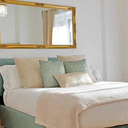 Graceful Near St Peter Metro 100 Mt Apartment *