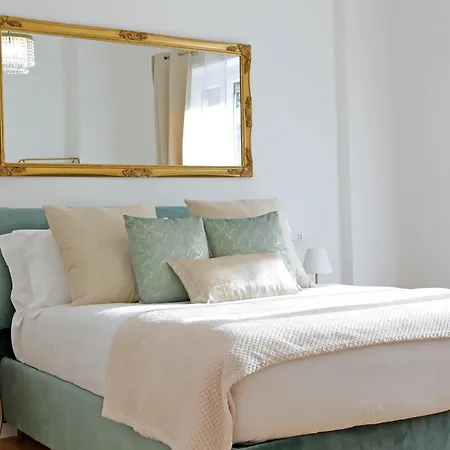 Graceful Near St Peter Metro 100 Mt Apartment *