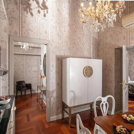 The At The Spanish Steps Luxury Collection - Bocca Di Leone 63 Luxury