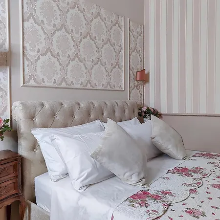 Bed and Breakfast Maison Bonheur *
