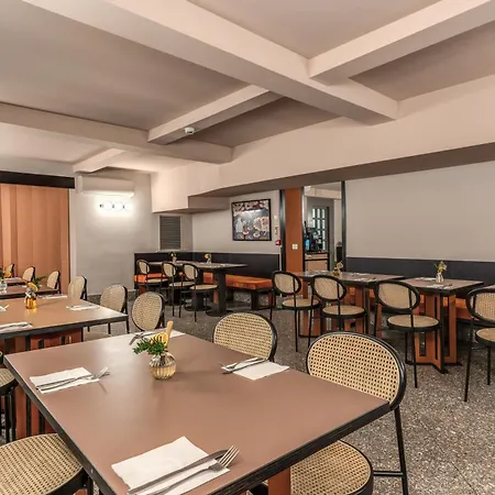 Madison Hotel 3*