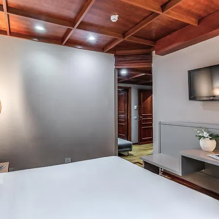 Madison Hotel 3*