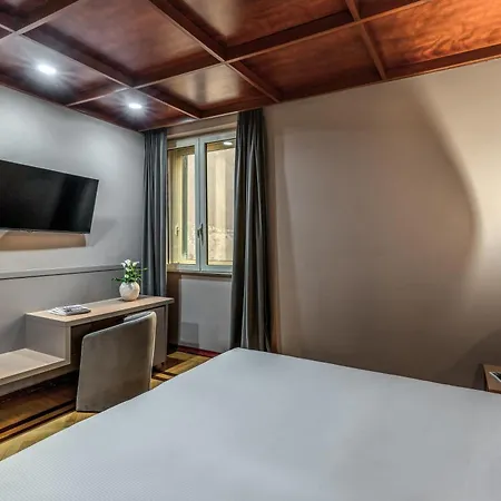 Madison Hotel