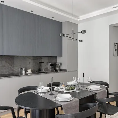 Apartment Space And Comfort Under The Sun Rome