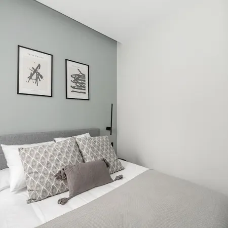 Space And Comfort Under The Sun Apartment Rome