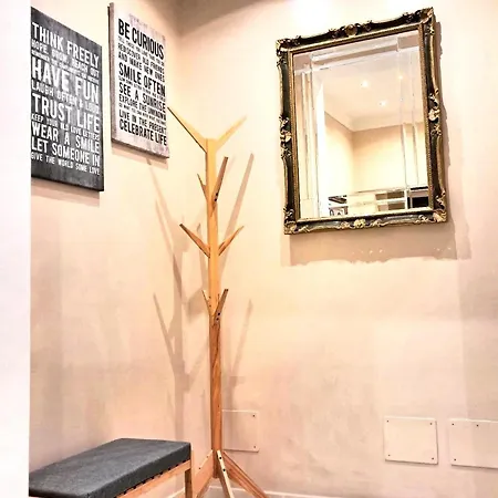 Boulevard Apartment
