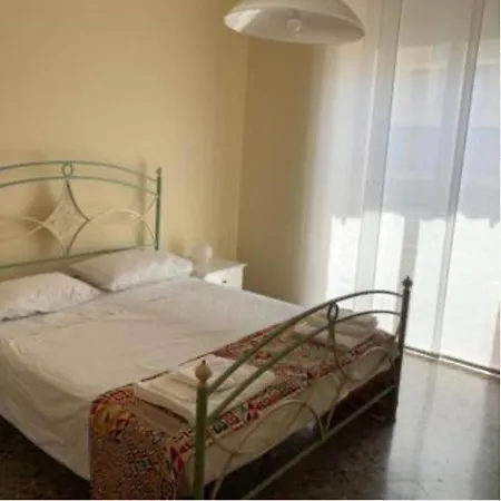 Capocci 10 * Rome