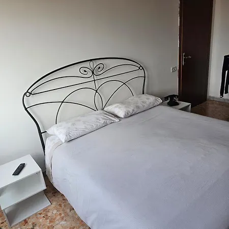 Apartment 25 *