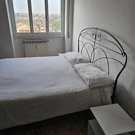 25 Apartment *
